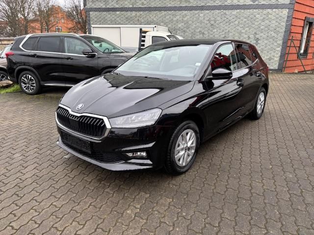 Skoda Fabia 1.0 TSI DSG Selection+2xPDC+LENKRADHEIZUNG