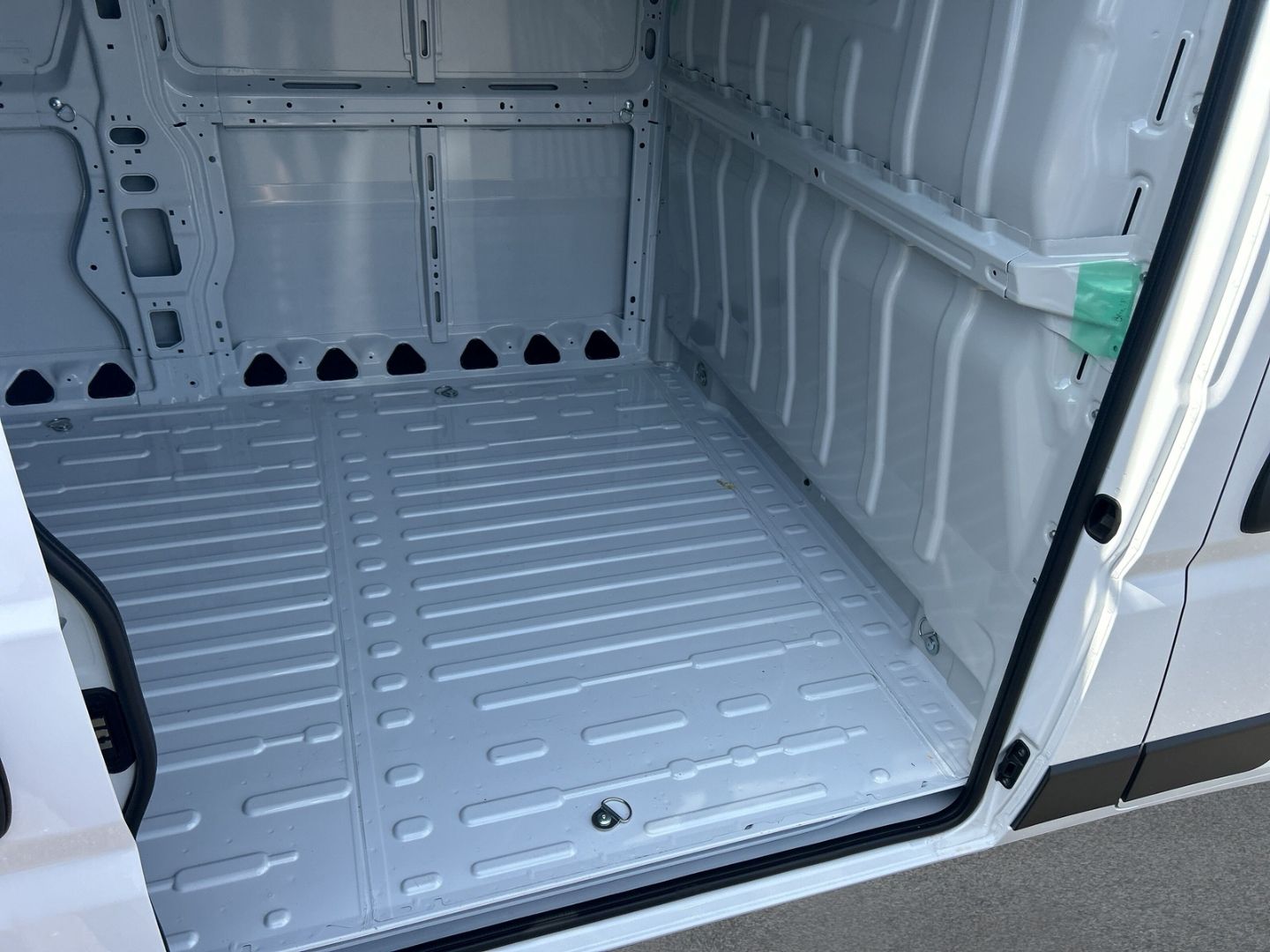 Fahrzeugabbildung Peugeot Boxer Kasten 335 L3H2 HDi 165 *Spurassistent* *N