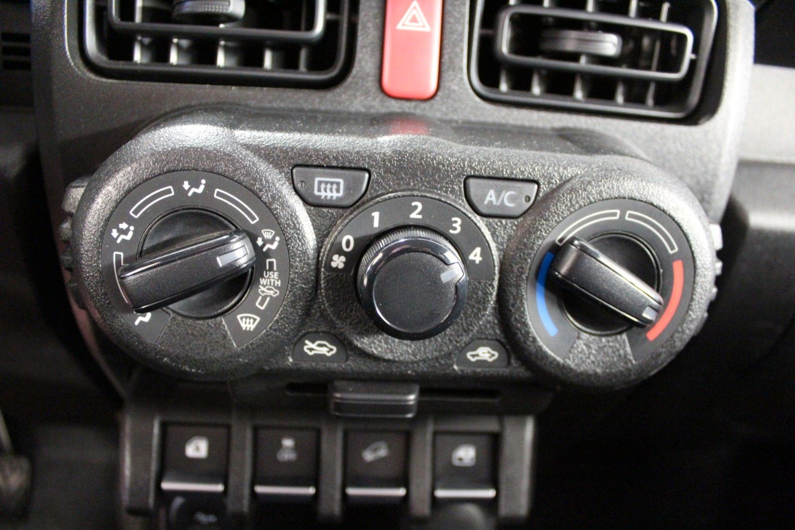 Fahrzeugabbildung Suzuki Jimny AllGrip NFZ Comfort *TOP-ZUSTAND!!!*