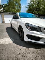 Mercedes-Benz CLA 180 AMG Line AMG Line - gebrauchte Mercedes-Benz CLA 180 aus dem Jahr 2015