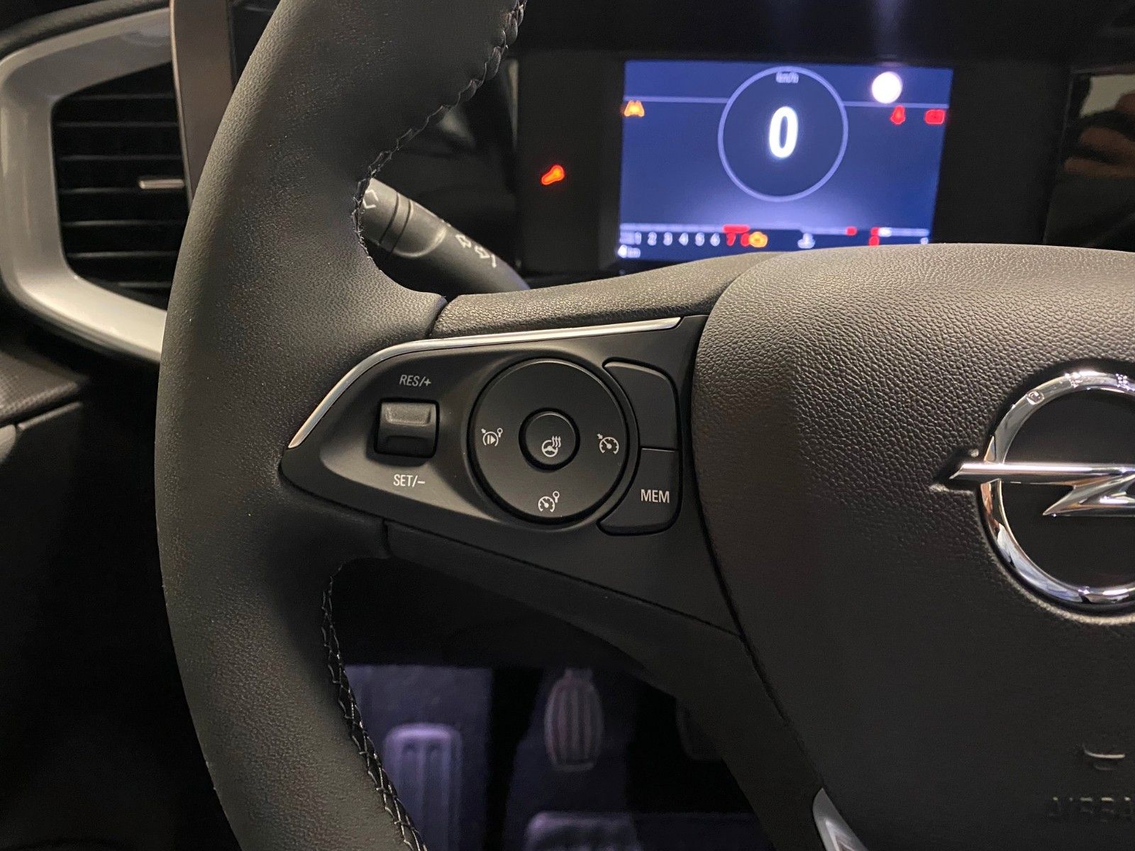 Fahrzeugabbildung Opel Mokka 1.2 Turbo 74kW Edition+ACC+LED+APP CONNECT