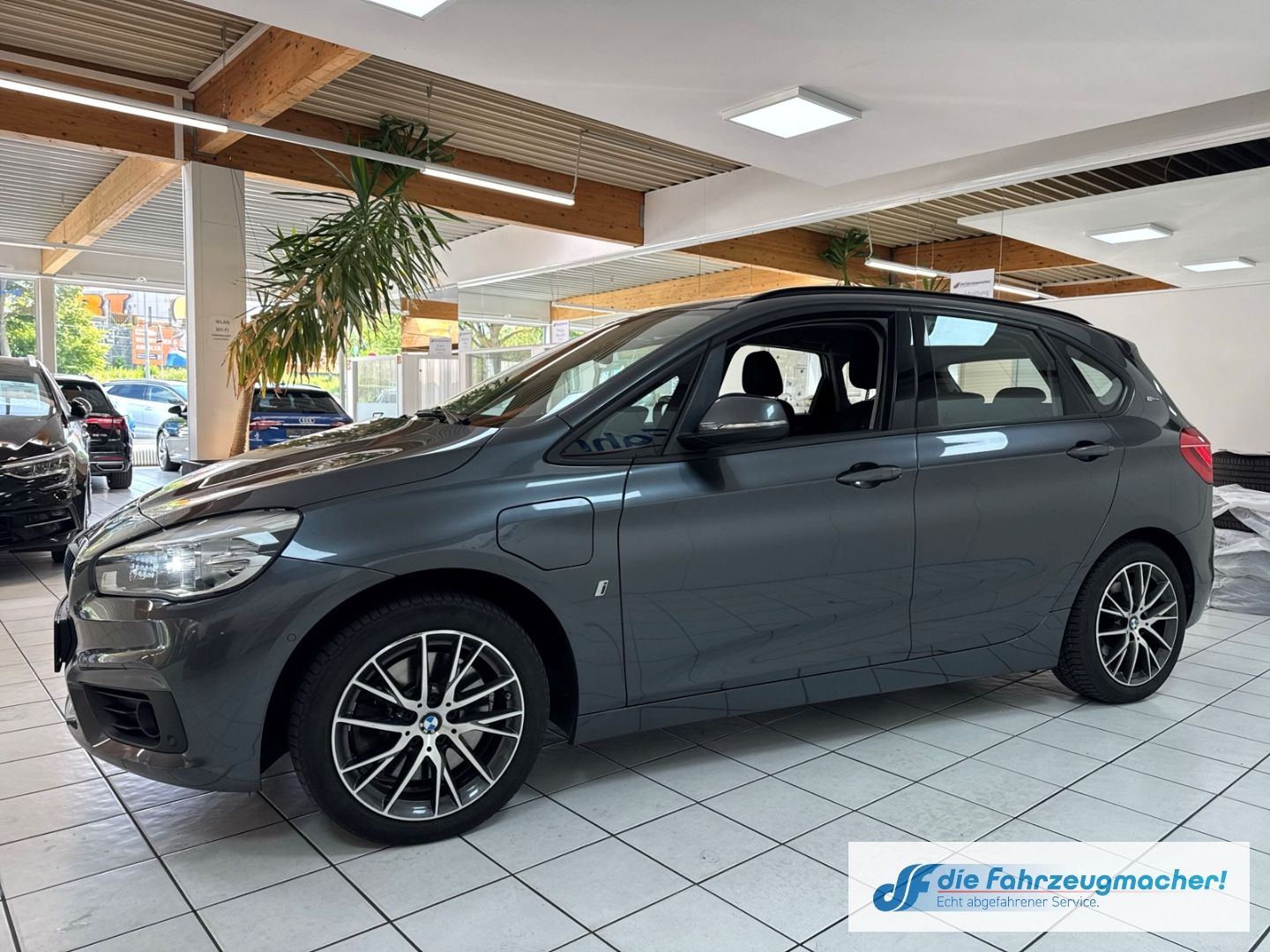 Fahrzeugabbildung BMW 225 xe Advantage Active Tourer 225xe iPerformanc
