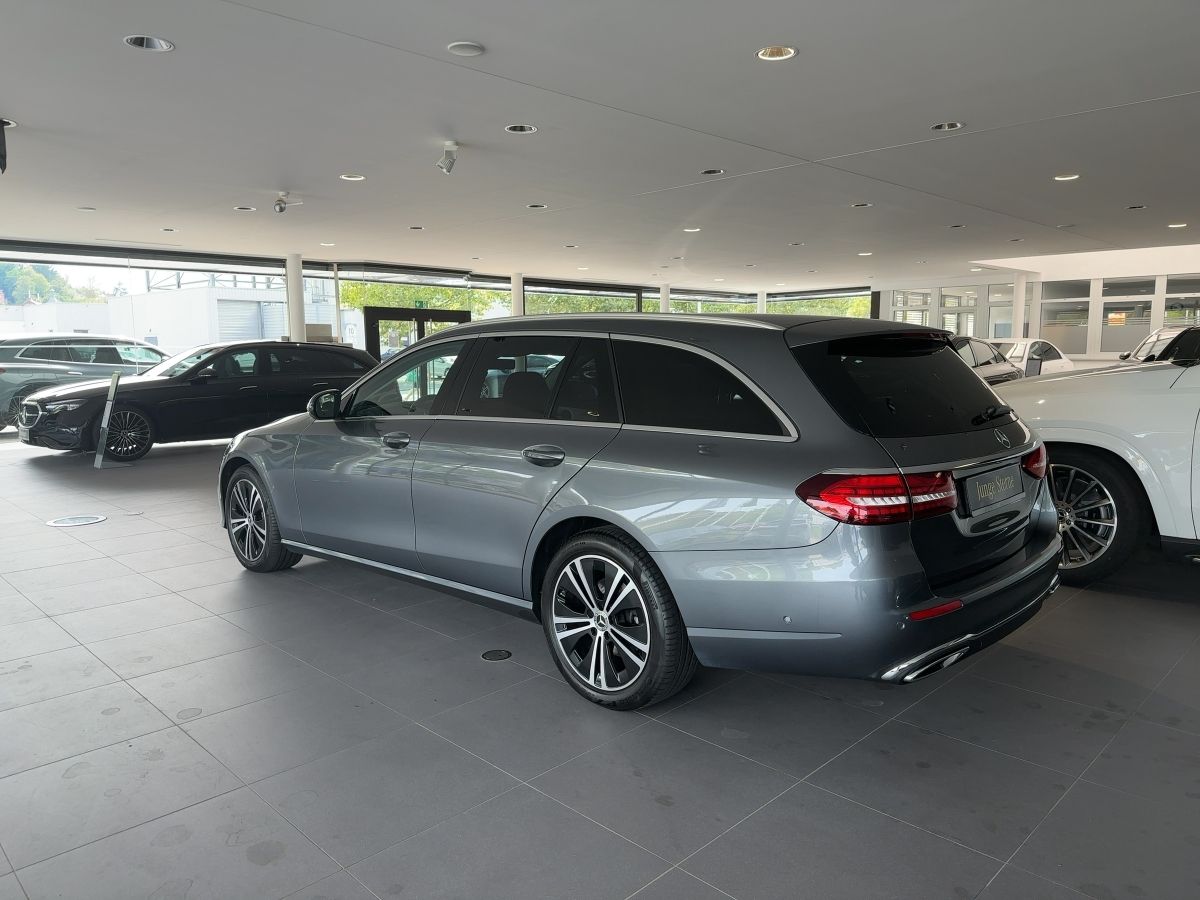 Mercedes-Benz E 300 d 4M T AVANTGARDE+AIR BODY+AHK+PANO+360°++ imagem 3