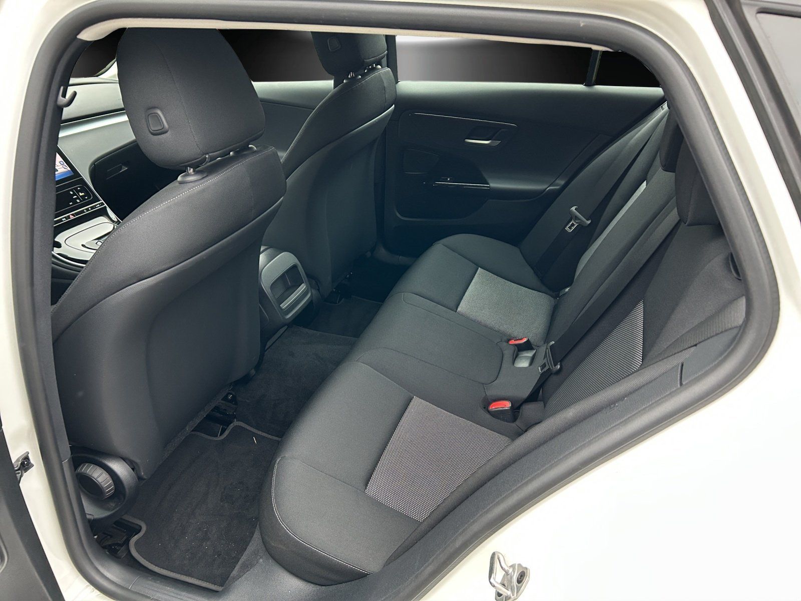 Fahrzeugabbildung Mercedes-Benz C300d T DISTRO Business LED el.Heckkl DAB Kamera