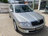 Skoda Octavia 1.6 Lim. Elegance, 1.Hand, Automatik,uvm - Skoda Octavia mit Benzin-Antrieb: Limousine, 1.6