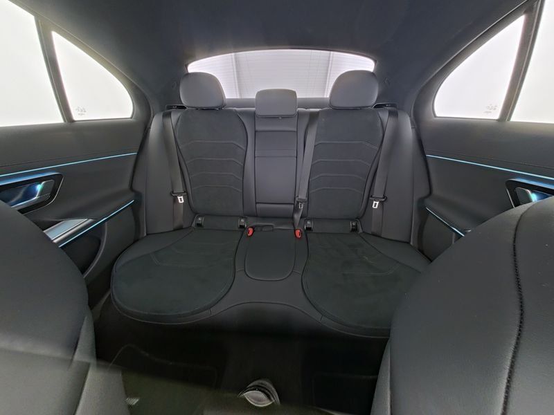 Fahrzeugabbildung Mercedes-Benz E 200 AMG Advanced*Towinkel*Night*Kamera*LED*19"