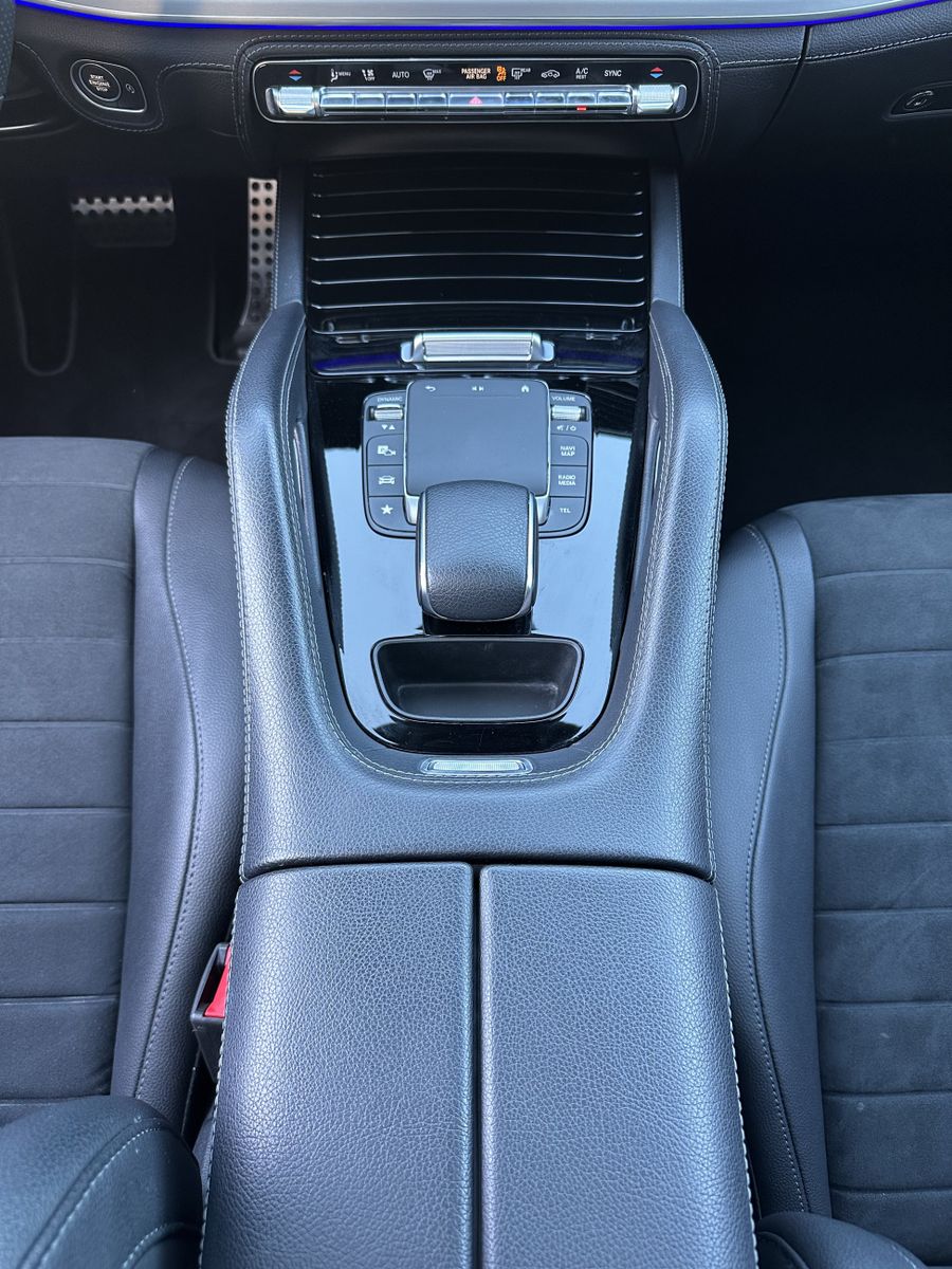 Fahrzeugabbildung Mercedes-Benz GLE 350d 4Matic AMG-Line NAV+LED+AHK+PANO+DISTRO