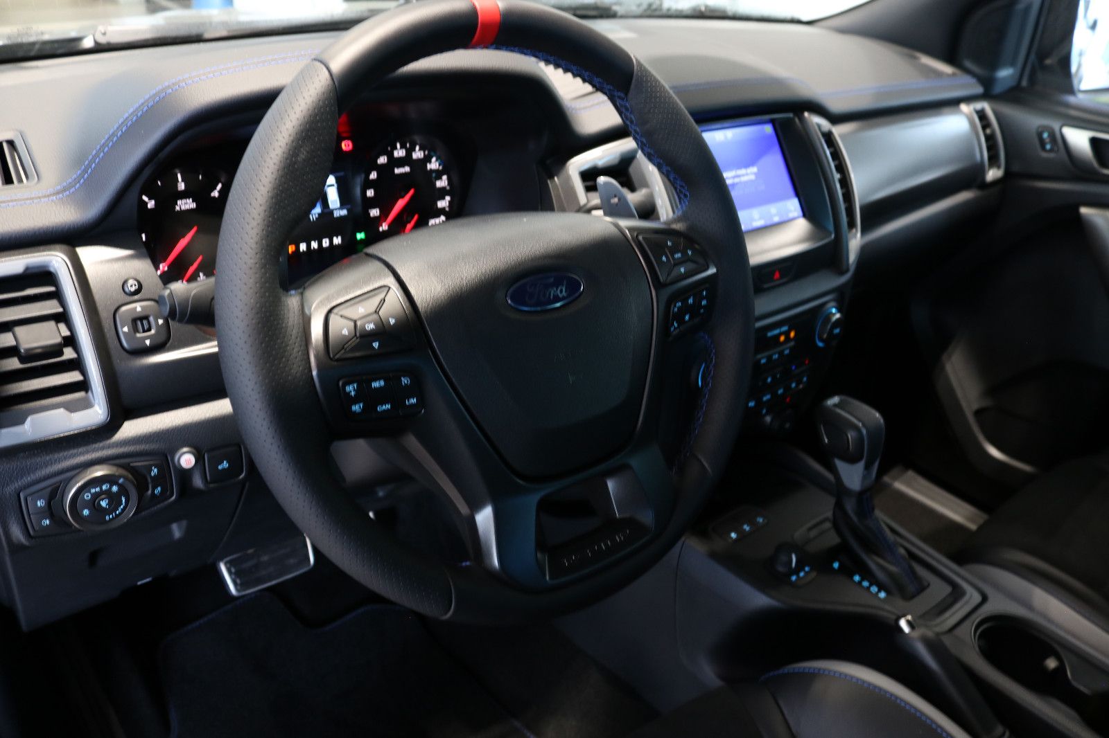 Fahrzeugabbildung Ford Ranger Doppelkabine 4x4 Raptor / Standheizung