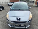 Peugeot 5008 1.6 e-HDi 112CV Stop&Start cambio r - Peugeot 5008 mit Halbautomatikschaltung