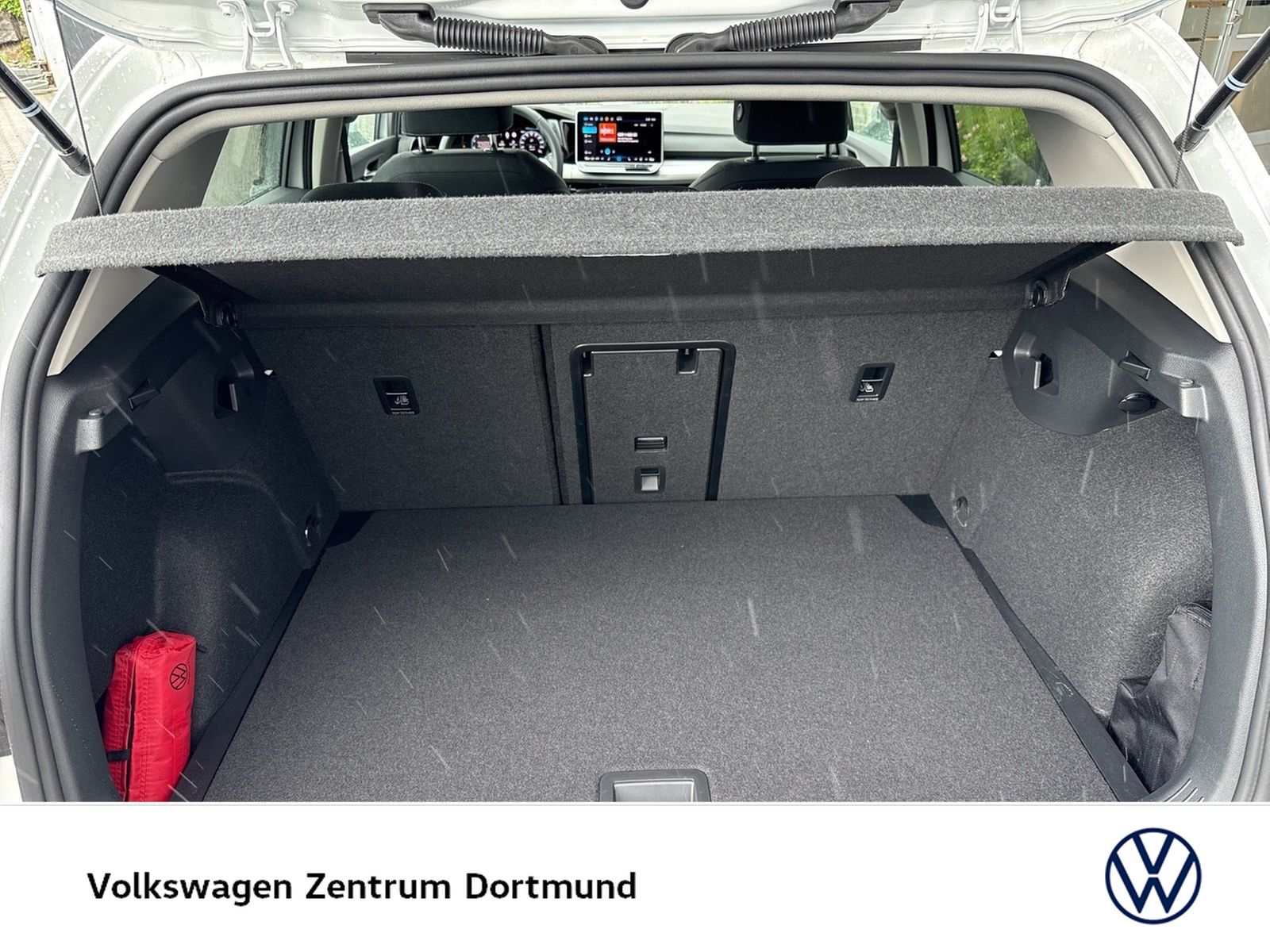 Volkswagen Golf VIII 1.5 eTSI LIFE CAM ACC CARPLAY SITZHEIZ foto 18