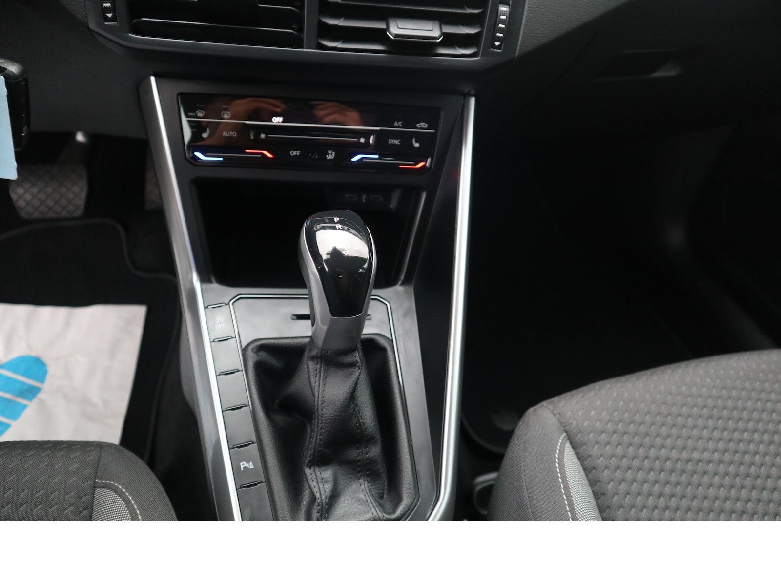 Fahrzeugabbildung Volkswagen Polo Life Tempo SHZ Schekheftgepflegt