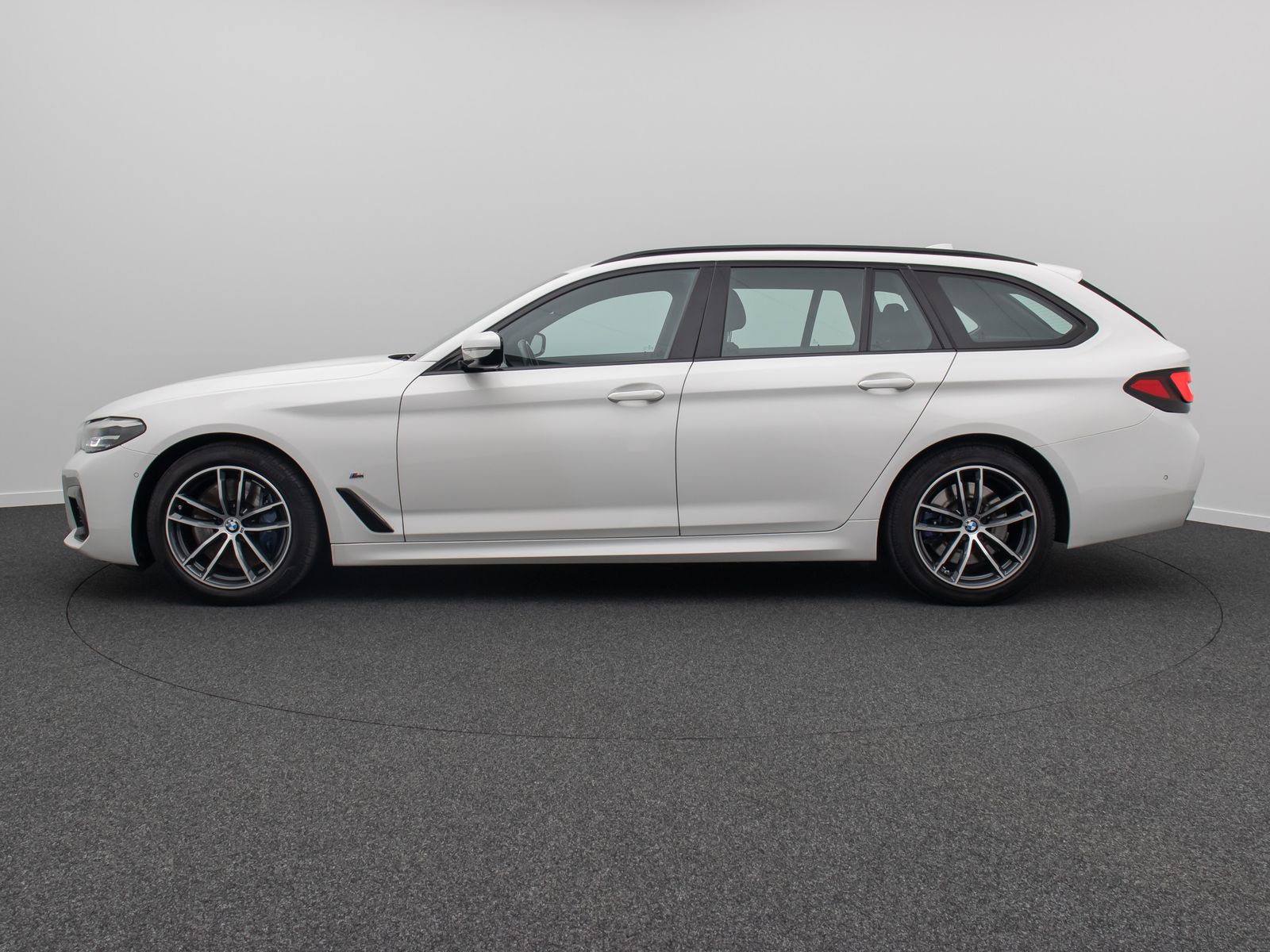 Fahrzeugabbildung BMW 540d xD M Sport Alarm AHK Kamera DAB Parkassist