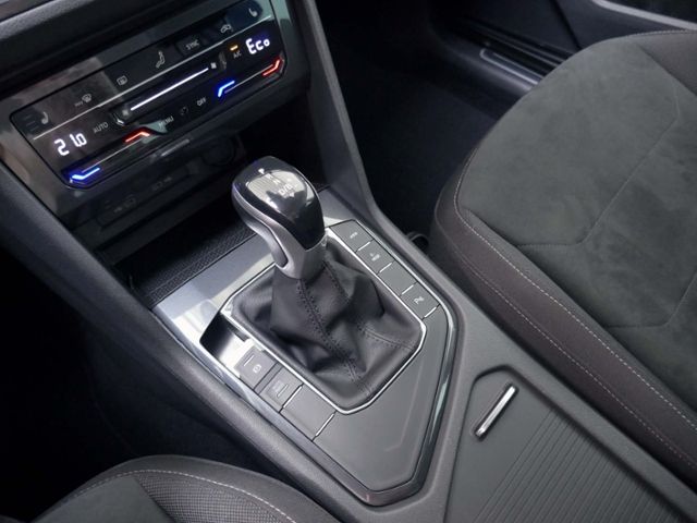 Fahrzeugabbildung Volkswagen Tiguan  Elegance 1.4 TSI eHybrid LED AHK RFK ACC
