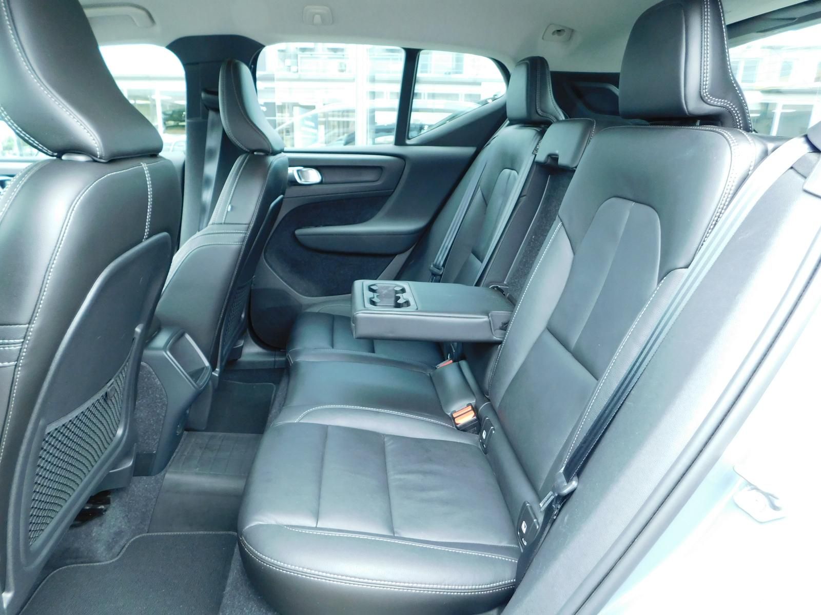 Fahrzeugabbildung Volvo XC40 D3 Momentum Pro