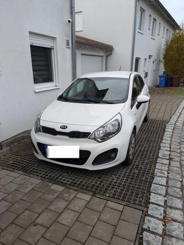 Kia Verkauf gebrauchter Kia Rio Fließheck 5-Tü...