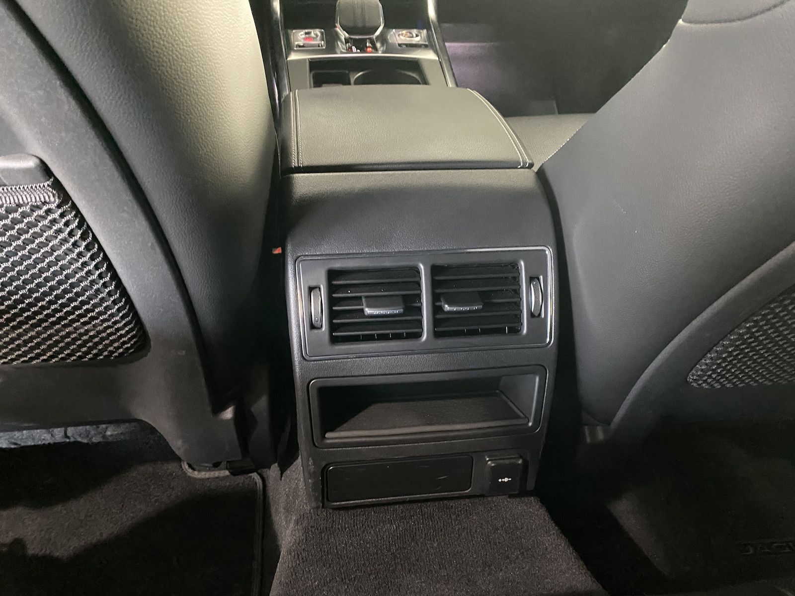 Fahrzeugabbildung Jaguar XF R-Dynamic AWD/BlackPack/Meridian/´19/AHK/