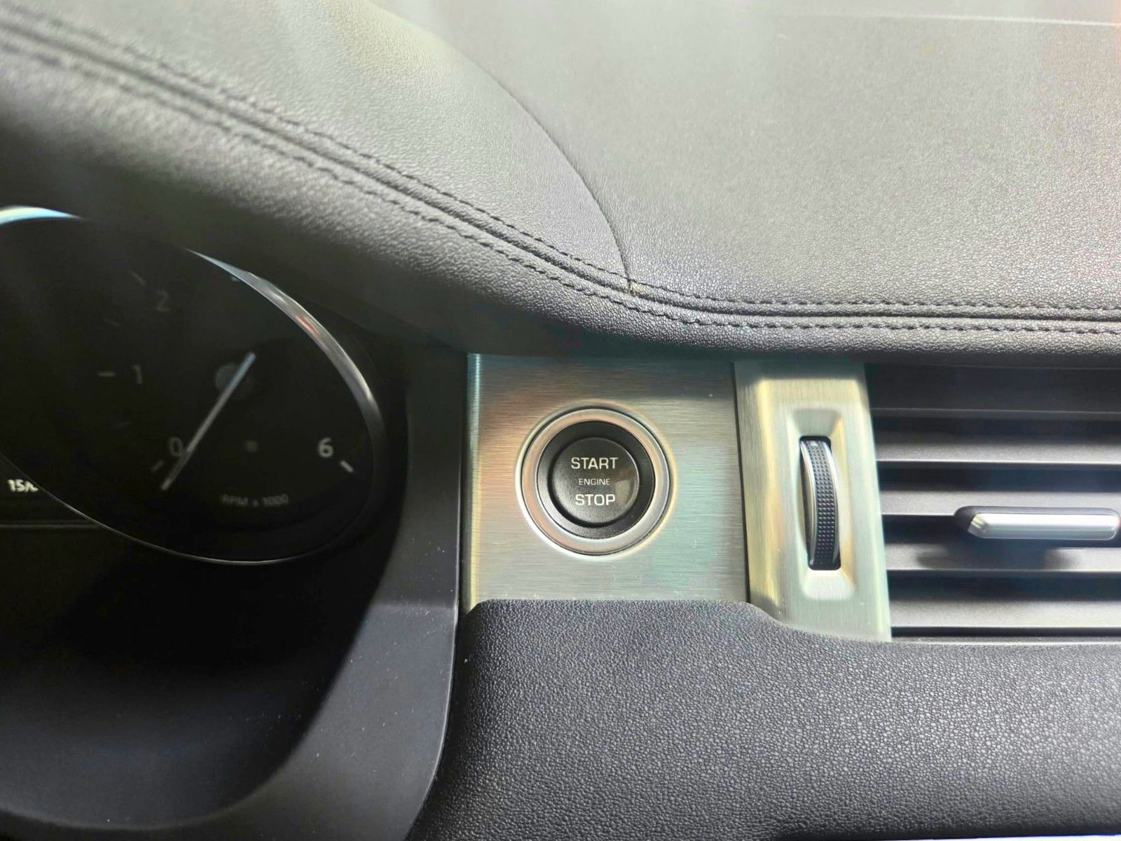 LAND ROVER Range Rover Evoque — zdjęcie 26