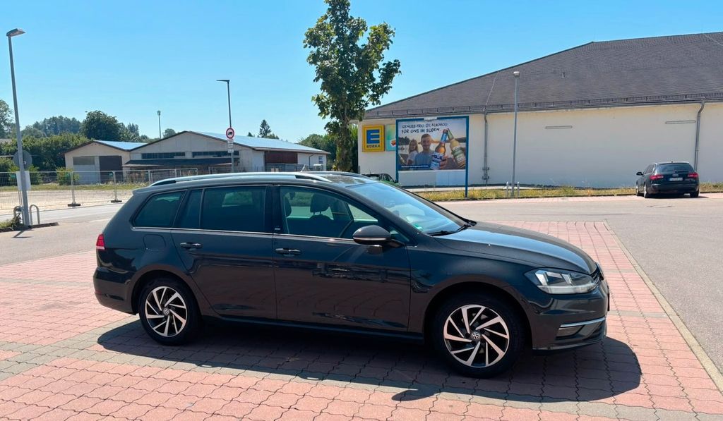 Image of Volkswagen Golf