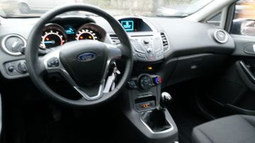 Fahrzeugabbildung Ford Fiesta Sync Edition, Sitzheizung, PDC vo.+hi.