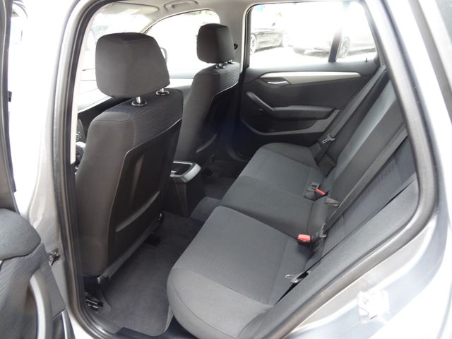 Fahrzeugabbildung BMW X1 18 i sDrive/1.Hand/Xenon/Automatik/82.500km/