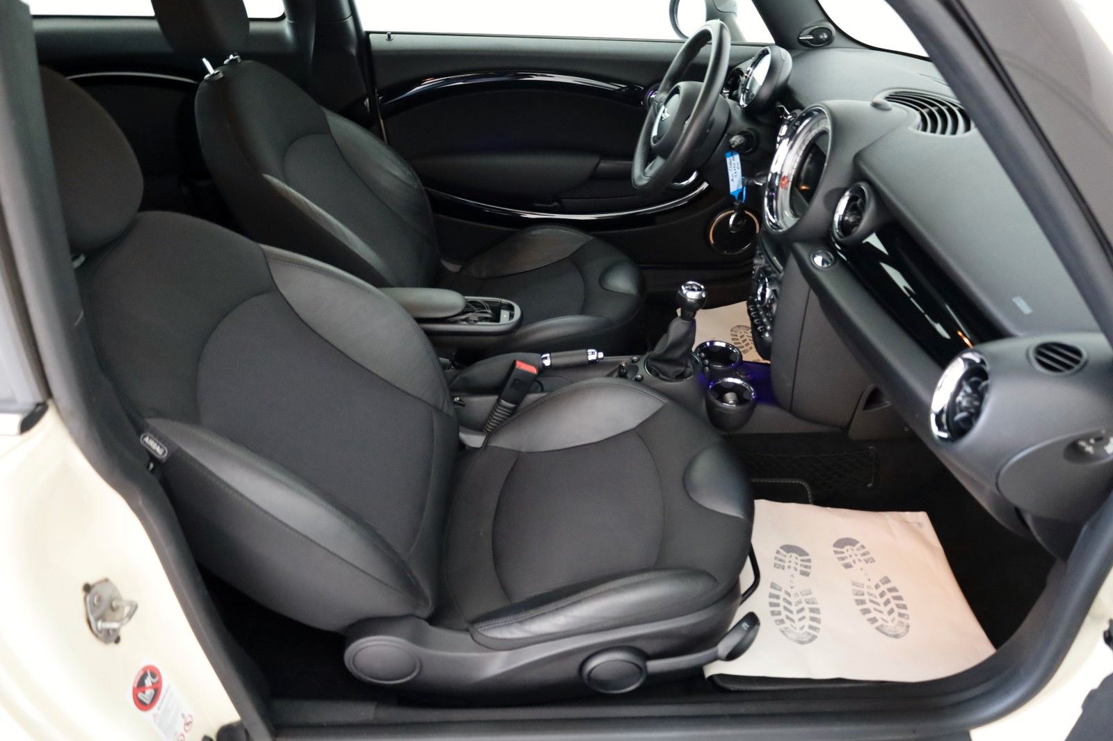Fahrzeugabbildung MINI Clubman Cooper D T.Leder,Navi,Xenon,PanDach,SH