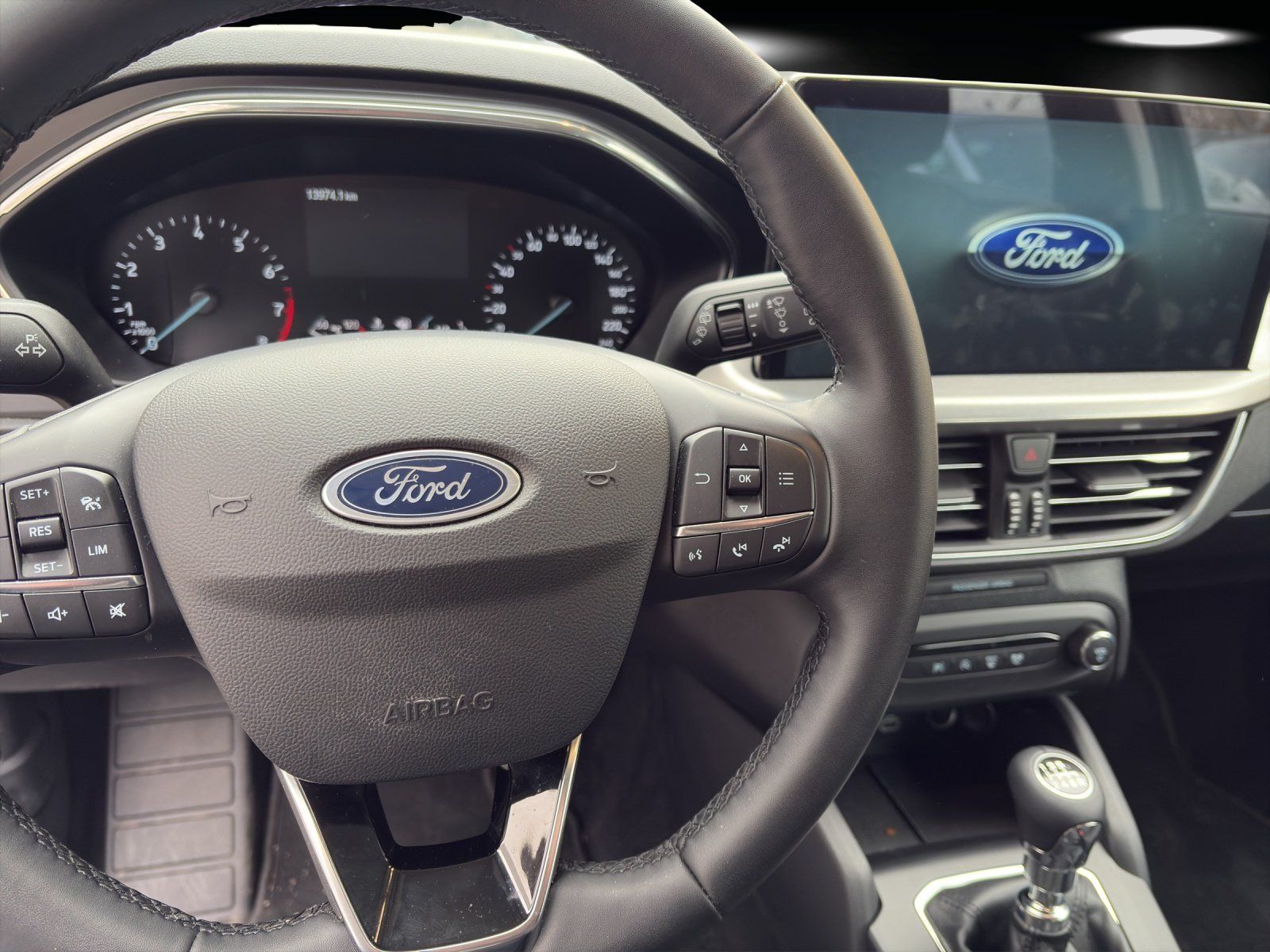 Fahrzeugabbildung Ford Focus Titanium Turnier Winter P. Kamera e.Call