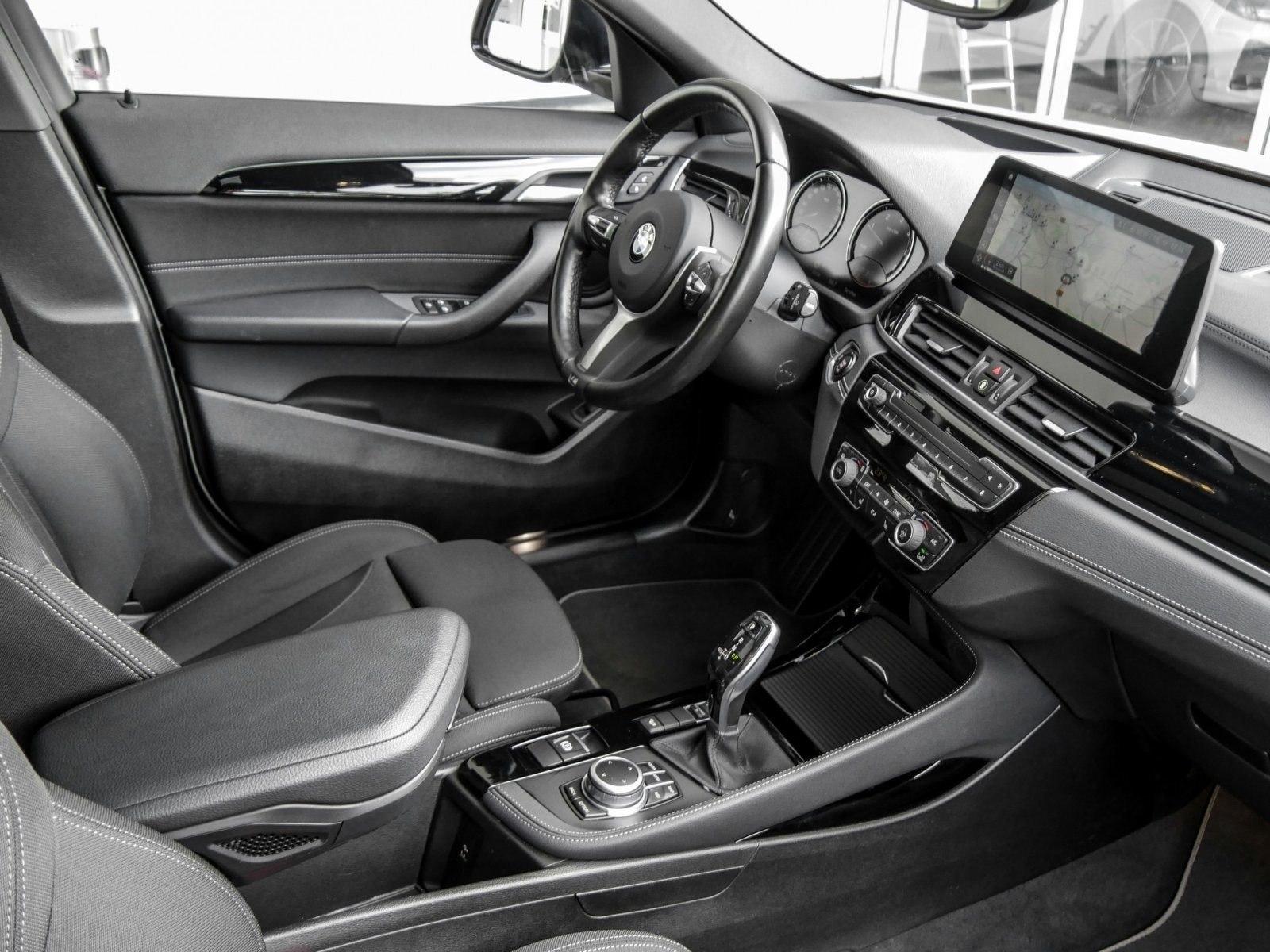 BMW X2 xDrive20d A HUD PANO AHK RFK NAVI LED DAB LM