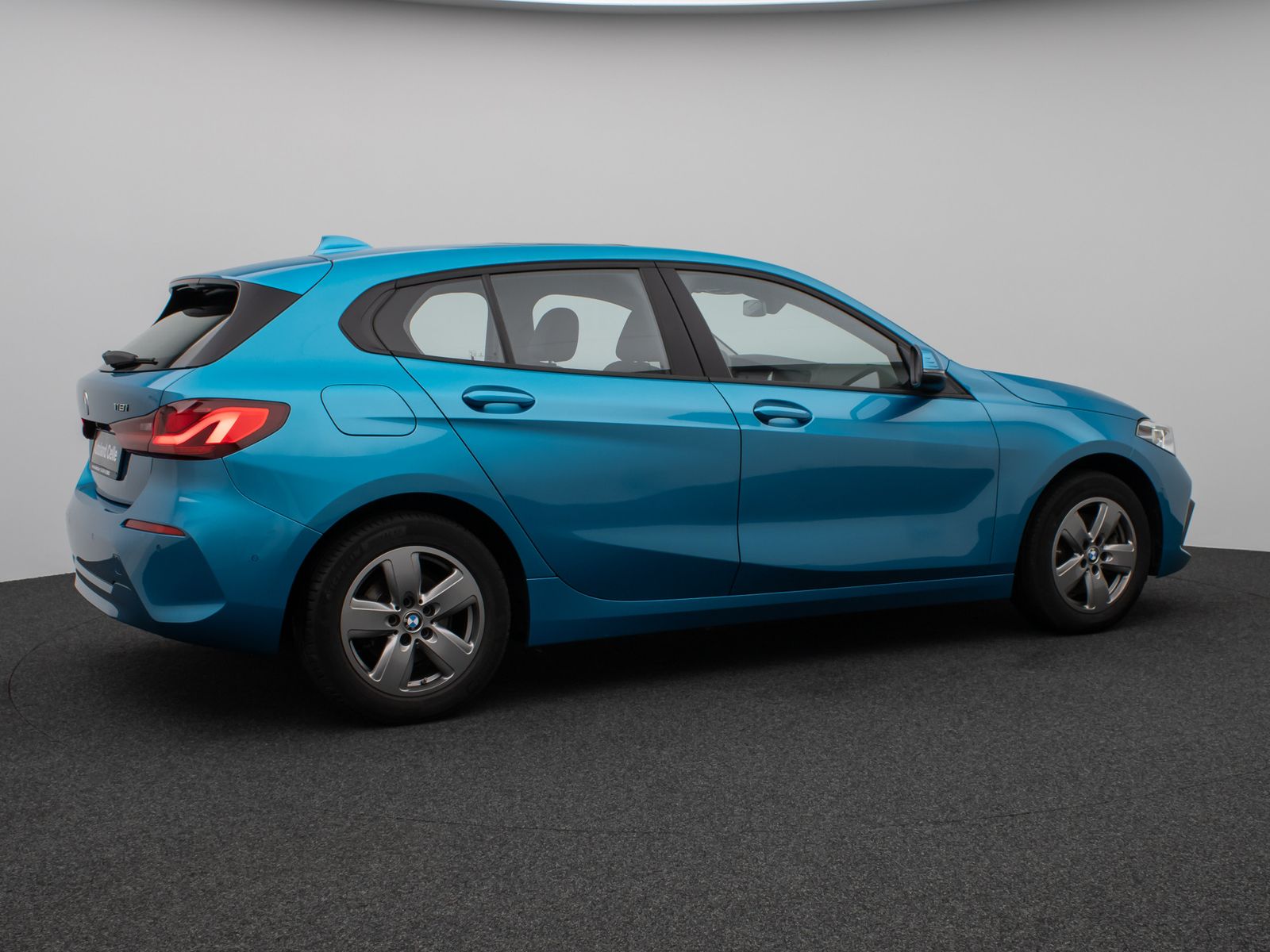 Fahrzeugabbildung BMW 118i Panorama Kamera Lenkrhzg DAB Komfort Sport