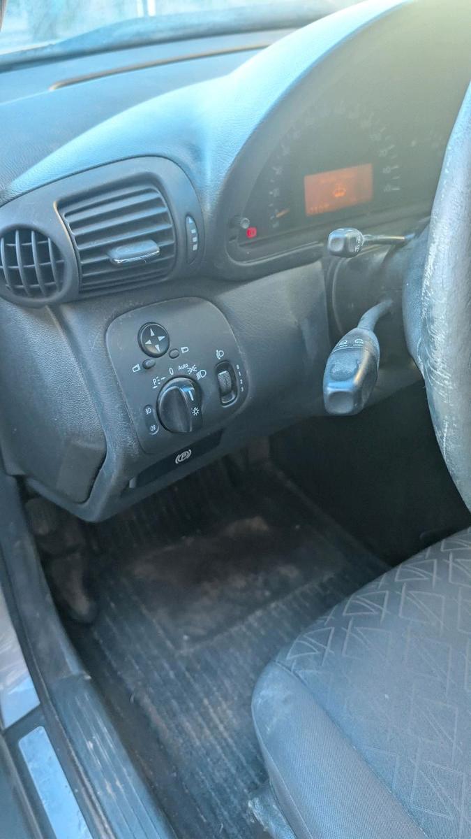 Mercedes-Benz C180 2004 — photo 10