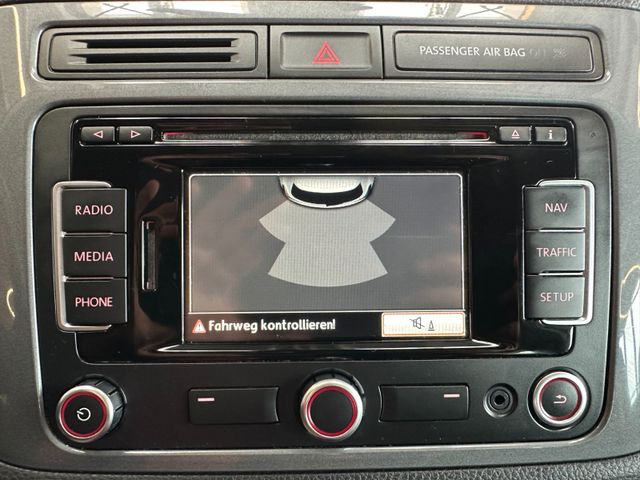 Volkswagen Tiguan *NAV*TEMPO*2-ZONEN*SitzHZ*PCD*TÜV 527*