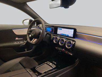 Mercedes CLA 180 Shooting Brake - 12