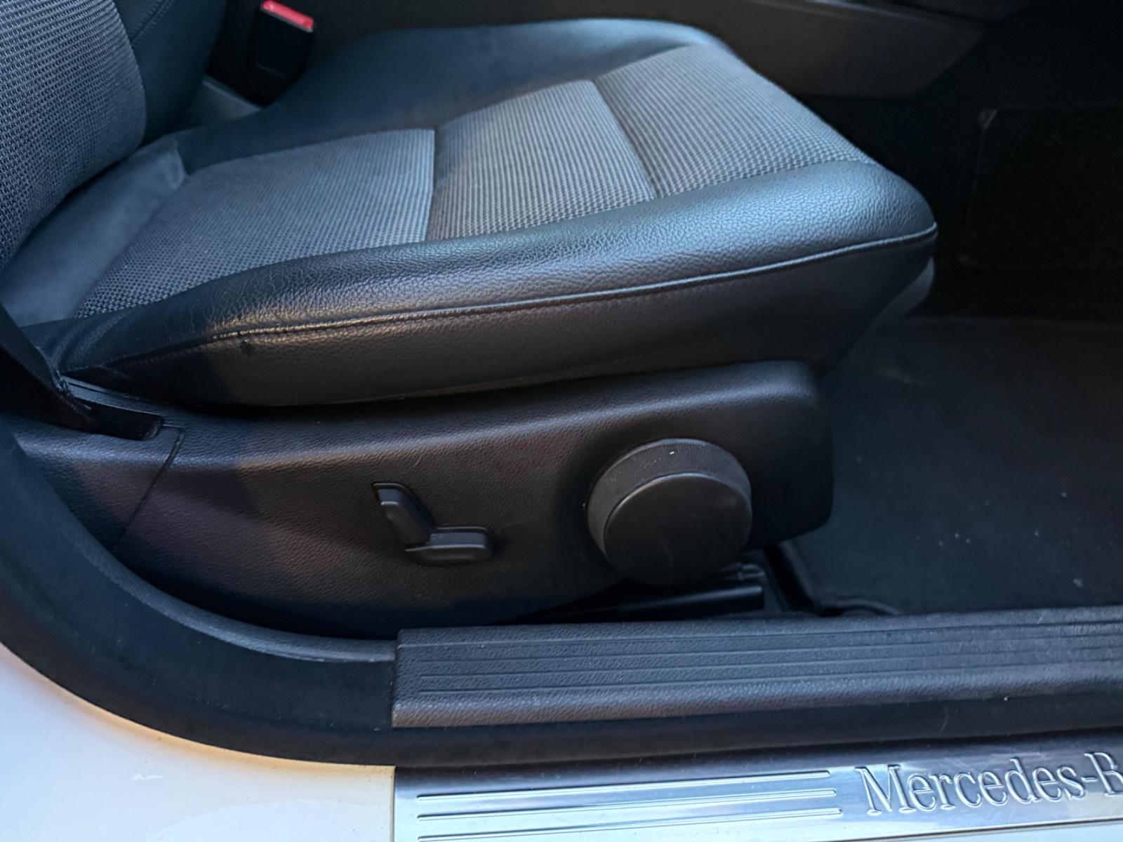 Mercedes-Benz C220 2011 — photo 15