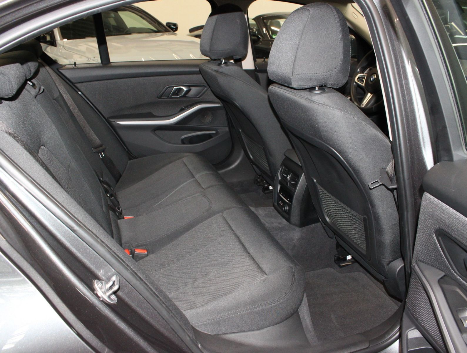 Fahrzeugabbildung BMW 320 i Advantage 1.Hand*GSD*Kamera*CarPlay
