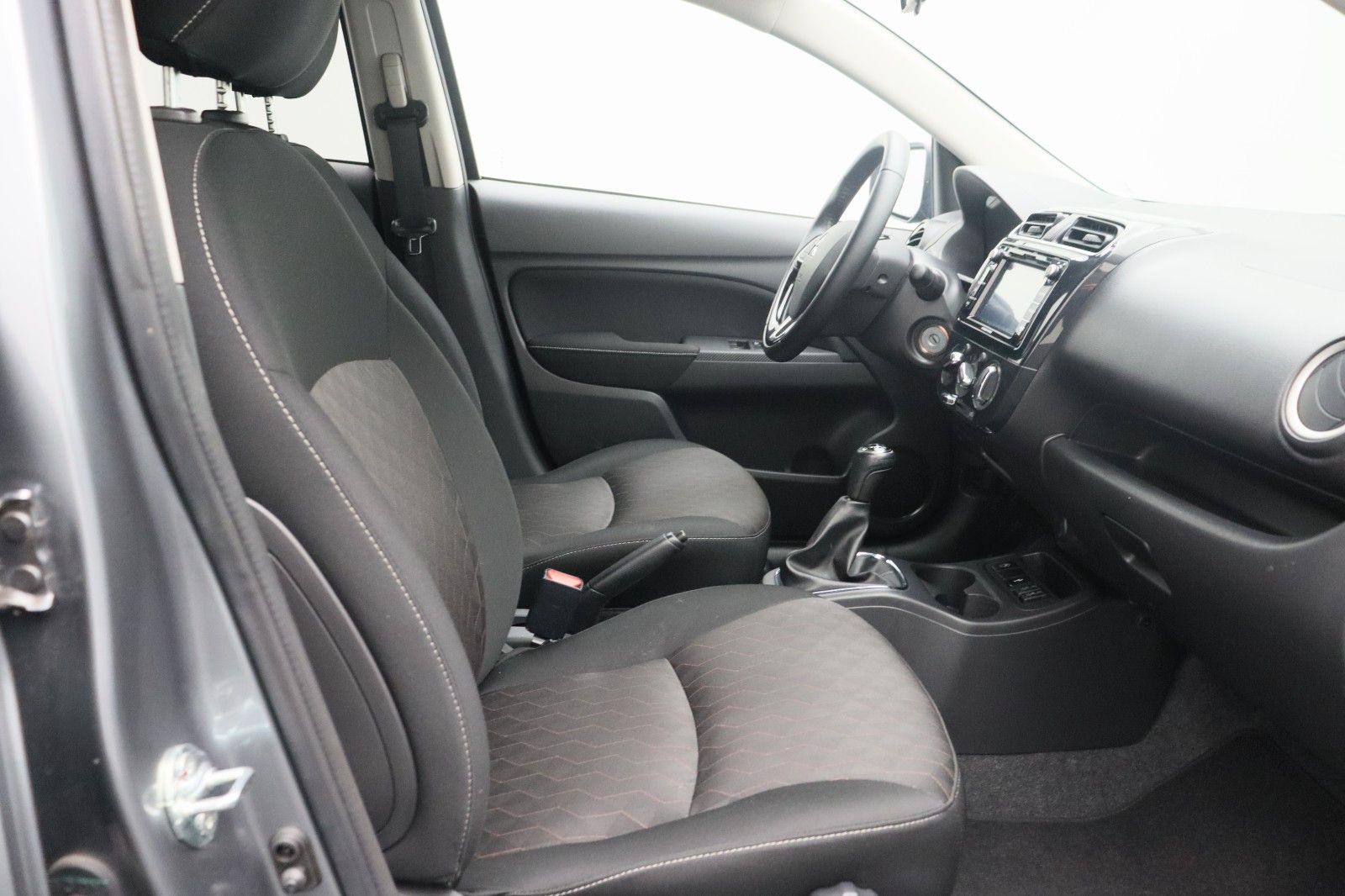Fahrzeugabbildung Mitsubishi Space Star 1.2 Intro Edition+