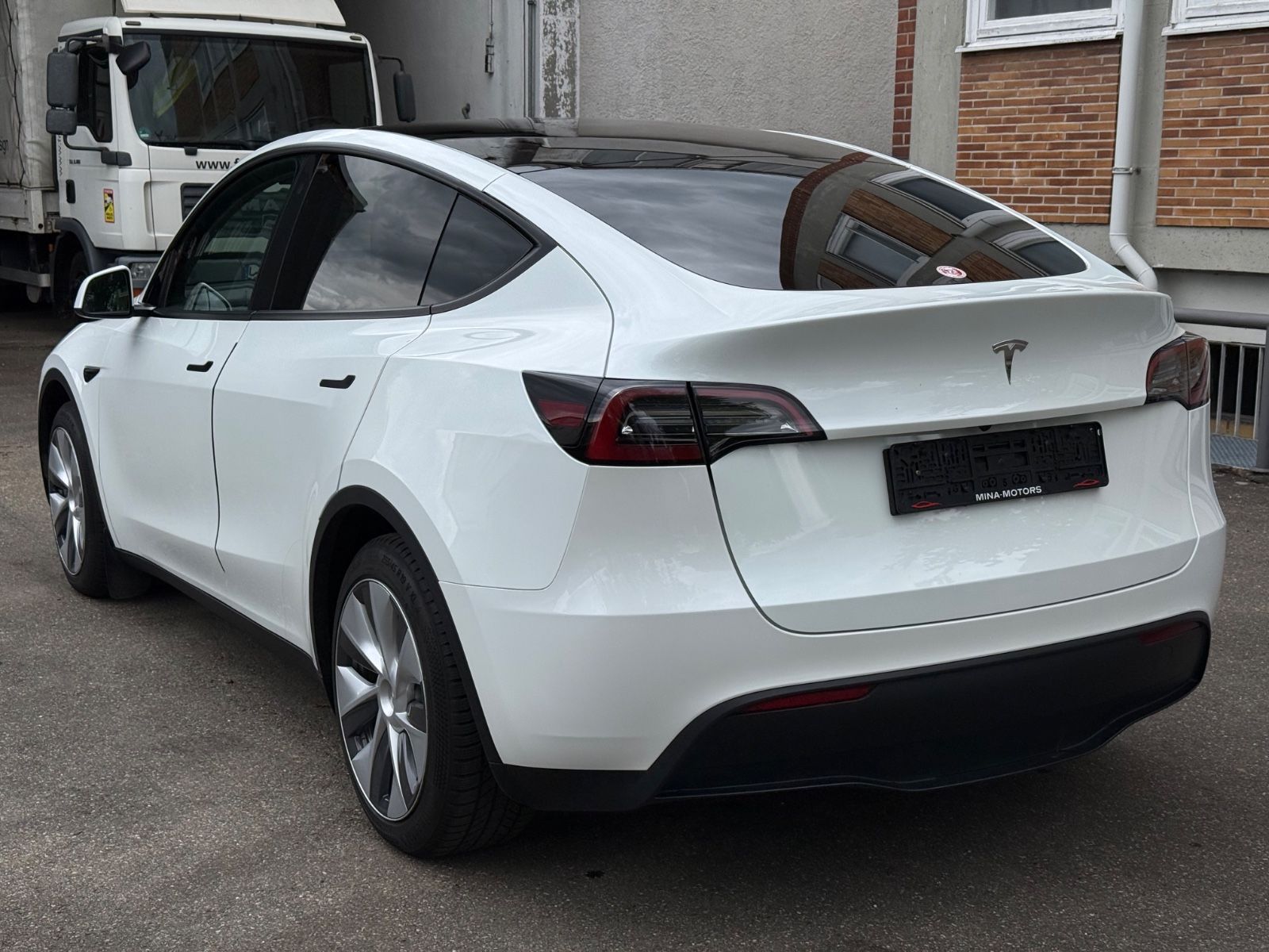 Tesla Model Y Basis RWD AHK Mwst. Garantie Finanz.4,69 foto 6