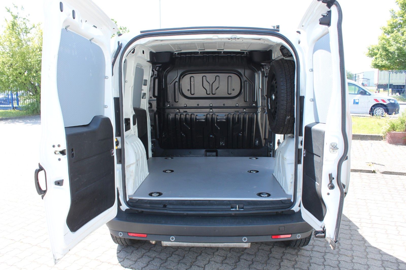 Fahrzeugabbildung Fiat Doblo Kawa L1H1 120PS Erdgas + Benzin Nottank