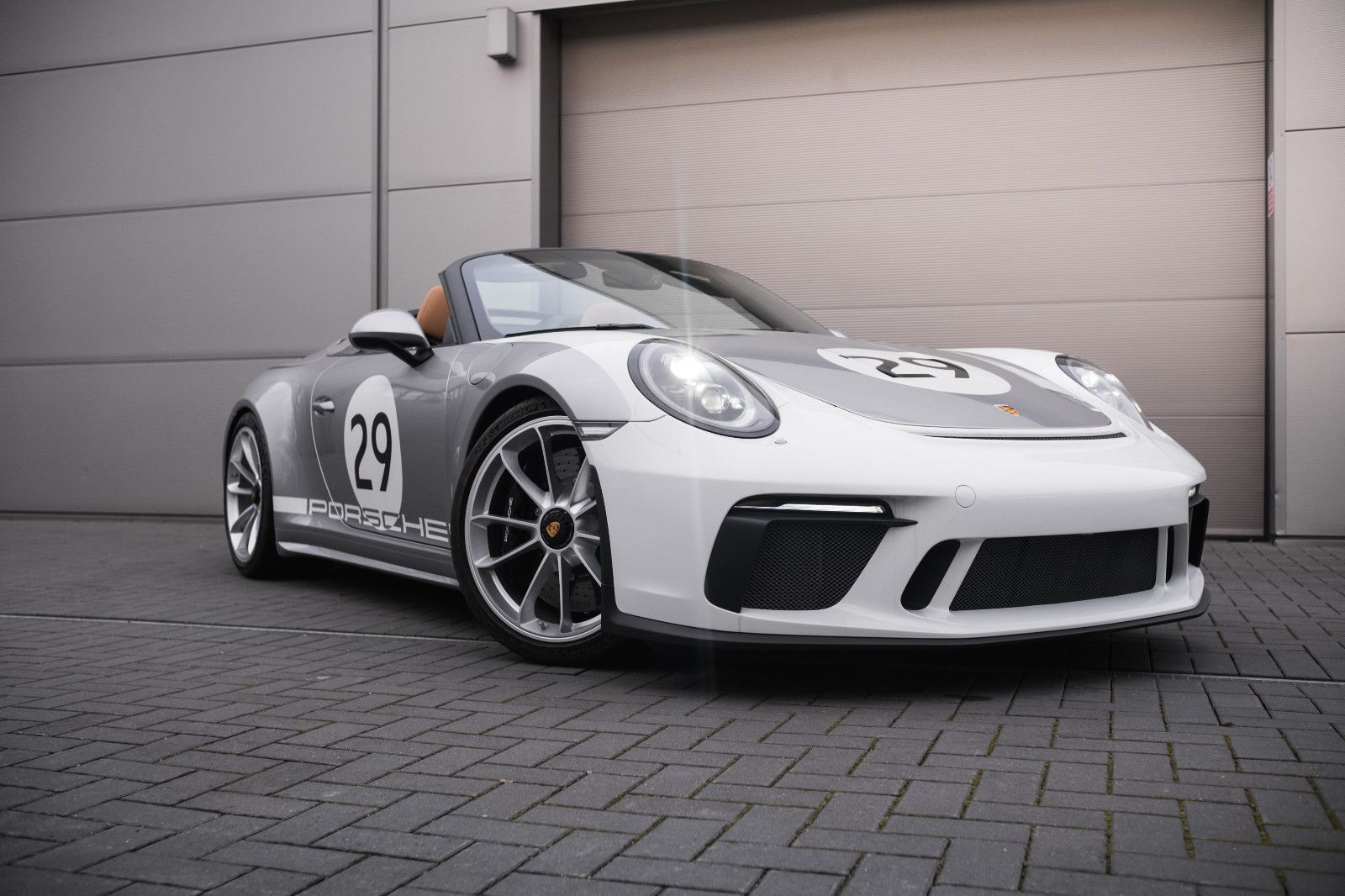 Fahrzeugabbildung Porsche 991/911 Speedster-Lift-BOSE-Kam.-90L-DAB-LED