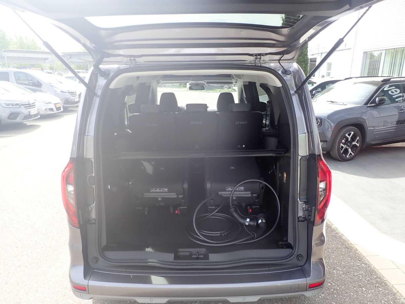 Fahrzeugabbildung Renault Kangoo E-TECH elektr. Techno Comfort Range AC22