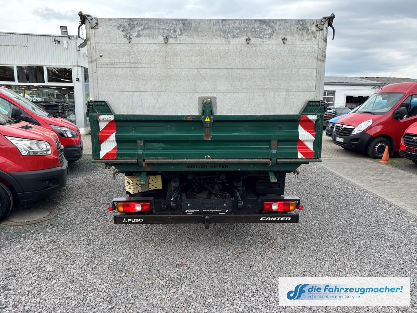 Fahrzeugabbildung Mitsubishi Fuso CANTER eFH Radio
