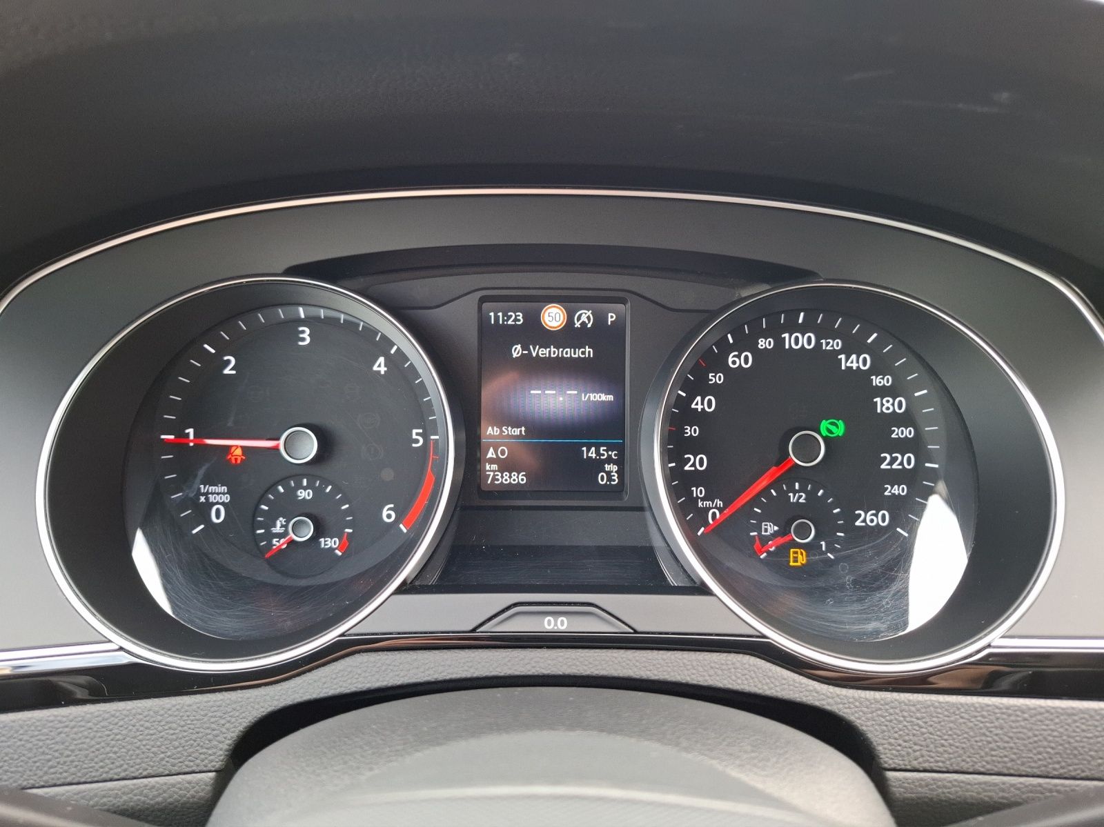 Fahrzeugabbildung Volkswagen Passat Variant TDI Elegance DSG Matrix AHK Navi