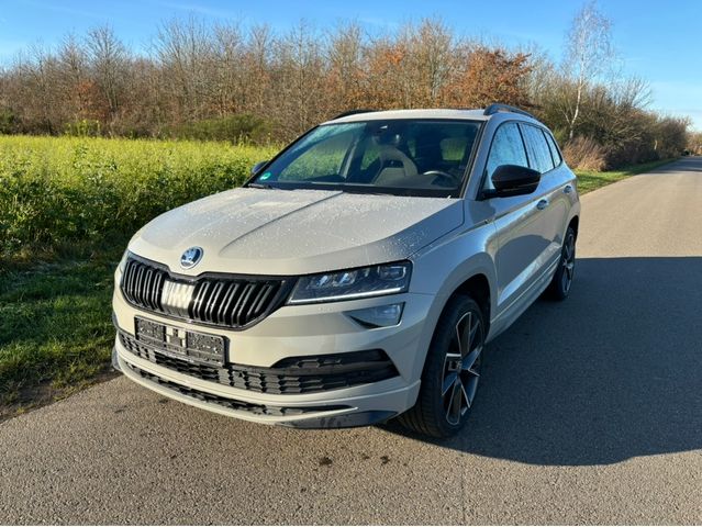 Skoda Karoq 2.0 TDI Sportline AHK Navi Pano Kamera