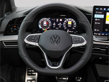Volkswagen Golf VIII R-Line 1.5 eTSI DSG Voll LED Kamera