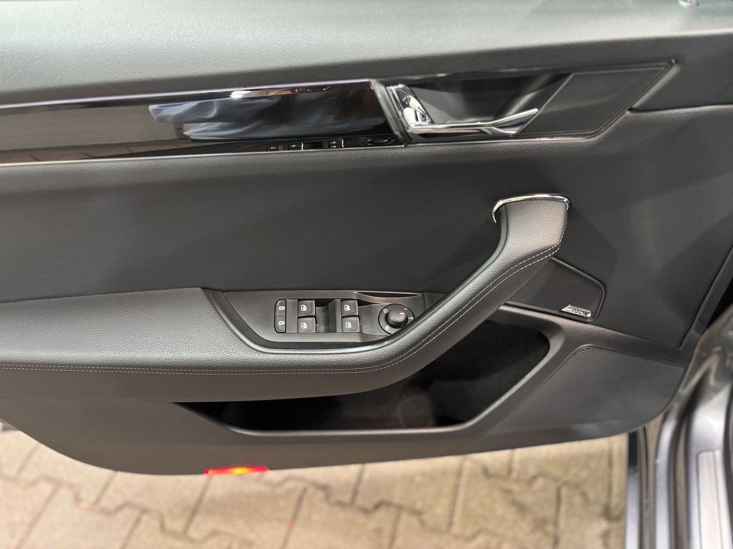 Fahrzeugabbildung SKODA Superb 2.0 TDI L&K#DSG#Matrix#ACC#HUD#Leder