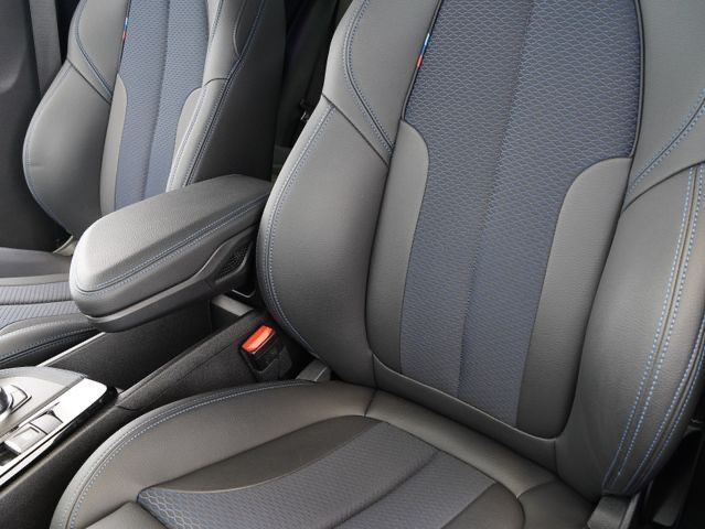 Fahrzeugabbildung BMW X2 sDrive 20 i M Sport LED/HEADUP/KEYLESS/KAMERA