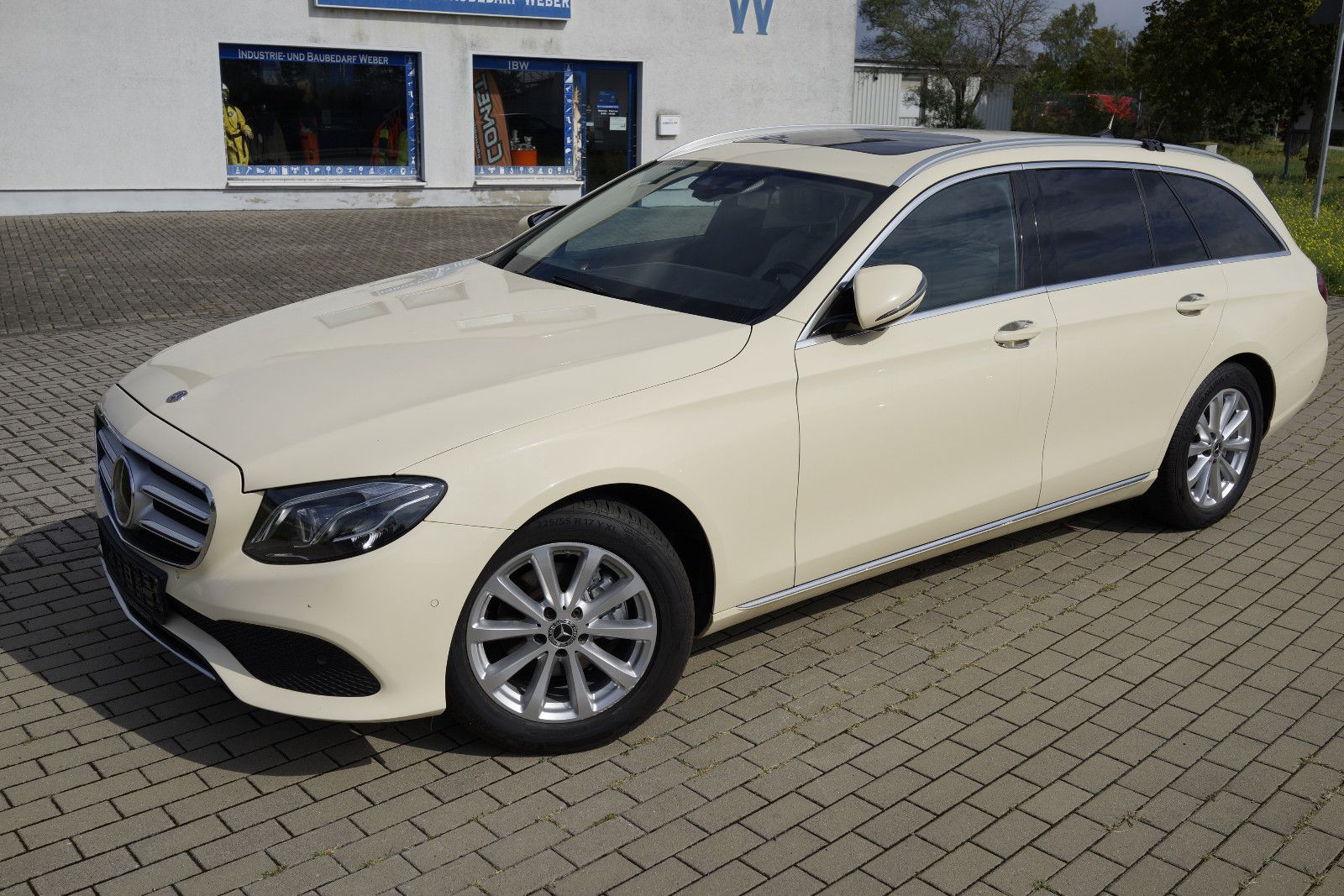 Mercedes E 220 - 1