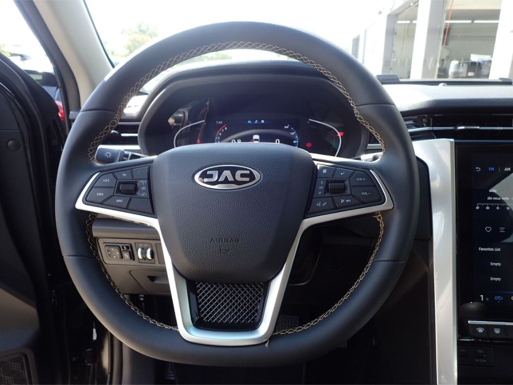 Fahrzeugabbildung JAC 8 Pro 2.4 4x4 3T Anhängelast Carplay/AndroidAuto