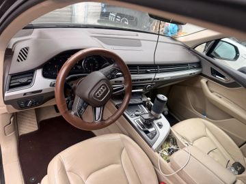 Audi Q7 - 6