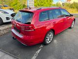 Volkswagen Golf VII Variant Highline AHK Standheizung PDC - mit Benzin-Antrieb: Rot, mit Navigationssystem