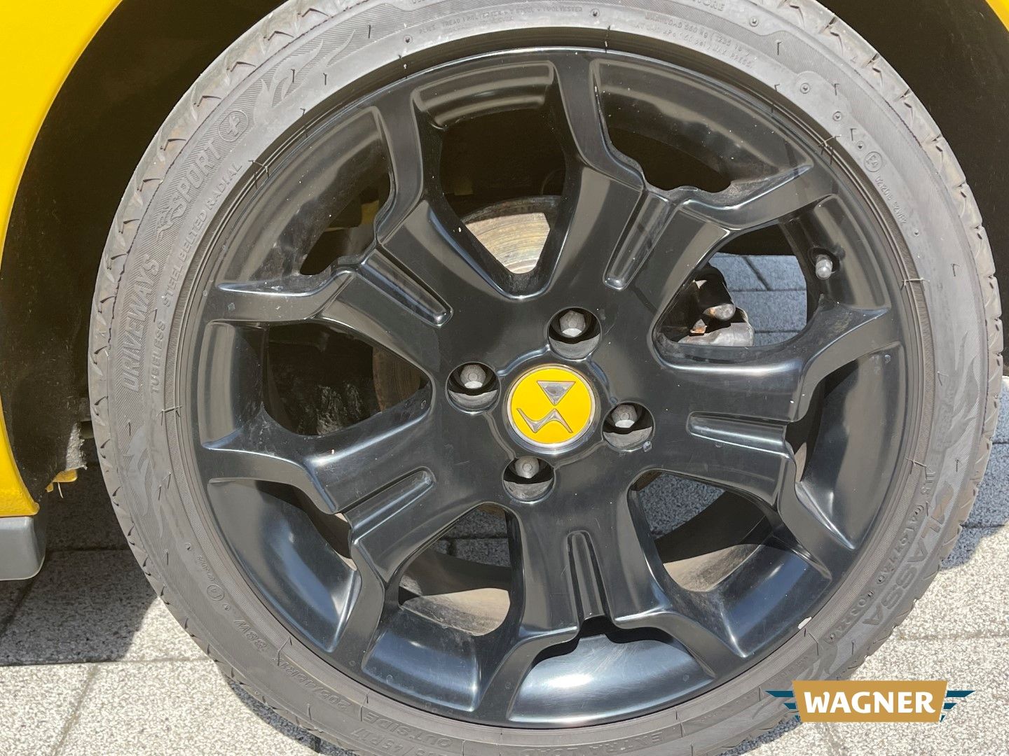 Fahrzeugabbildung Citroën DS3 SportChic Klimaautomatik Bi-Xenon Sportsitze