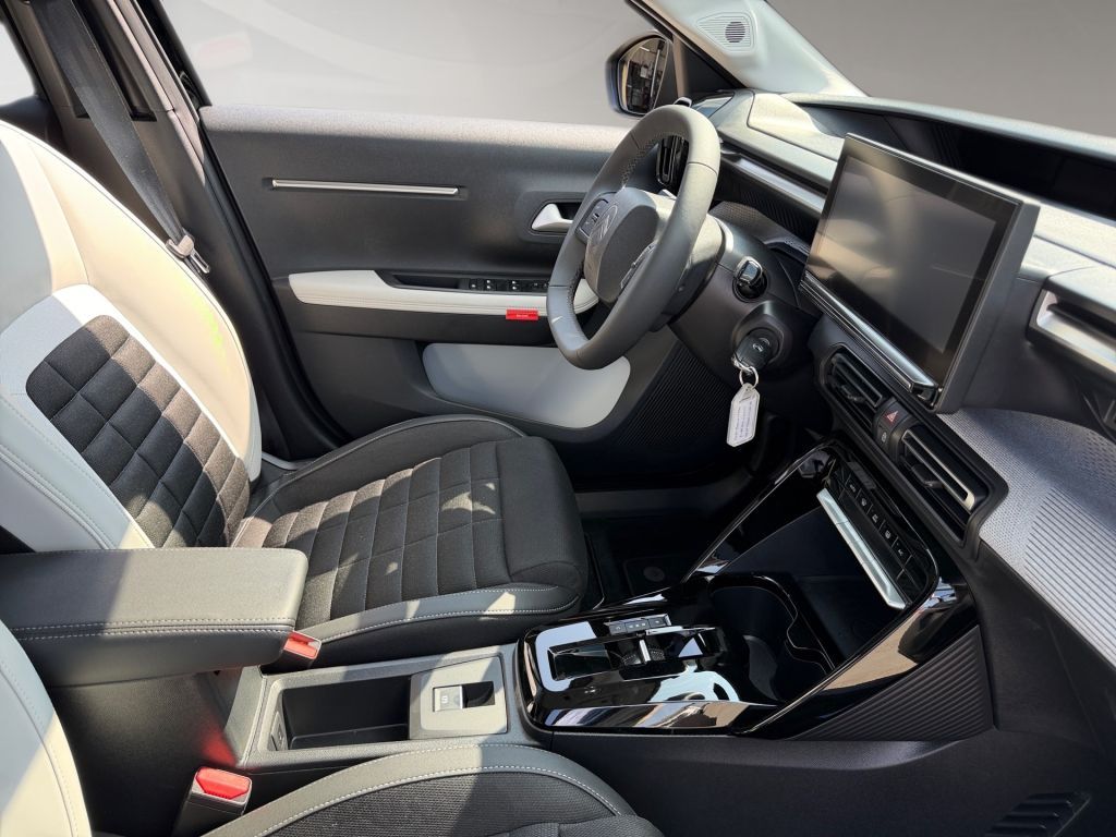 Fahrzeugabbildung Citroën e-C3 Aircross 113 Standard-Range MAX
